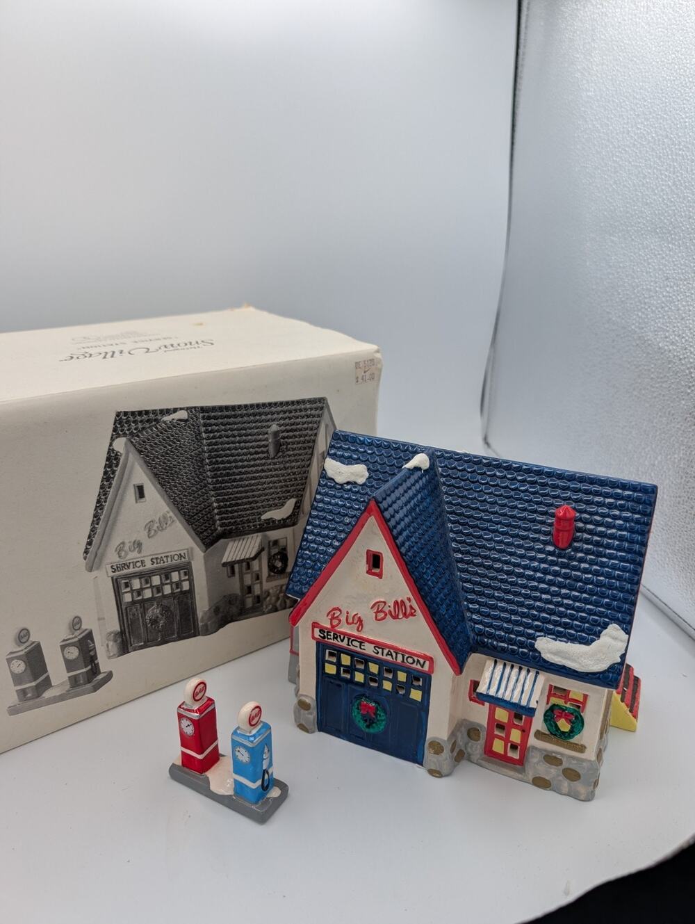 The Original Snow Village "Service Station" Hand Painted Ceramic House Boxed MIB